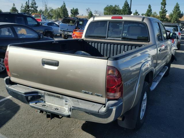 5TEKU72N07Z452037 - 2007 TOYOTA TACOMA DOU GOLD photo 4