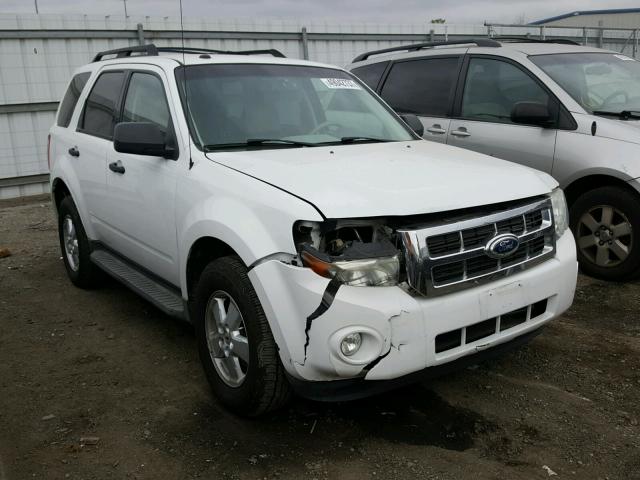 1FMCU9DG1AKC27910 - 2010 FORD ESCAPE XLT WHITE photo 1