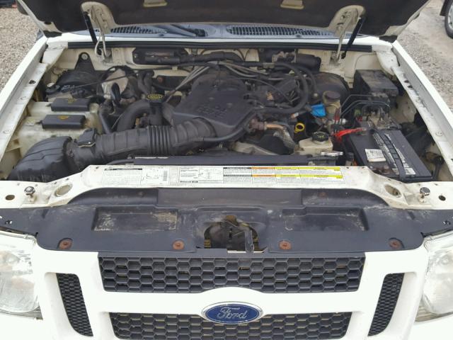 1FMYU60E22UC56055 - 2002 FORD EXPLORER S WHITE photo 7