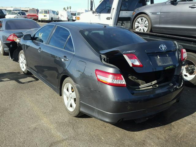 4T1BK3EK2BU124910 - 2011 TOYOTA CAMRY SE GRAY photo 3