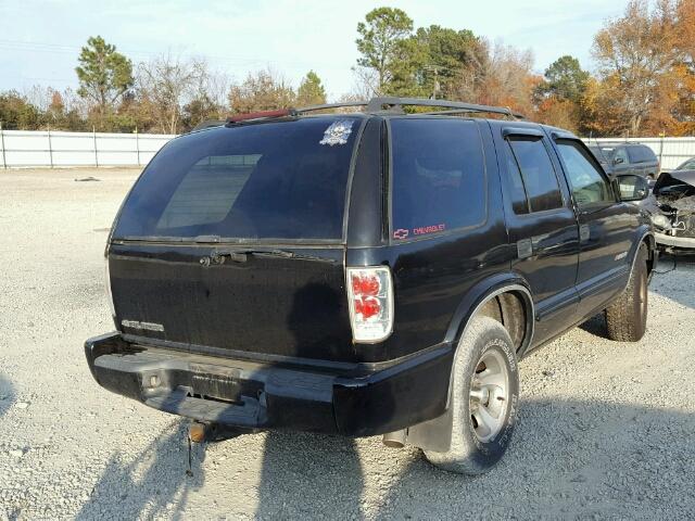 1GNCS13X14K118565 - 2004 CHEVROLET BLAZER BLACK photo 4