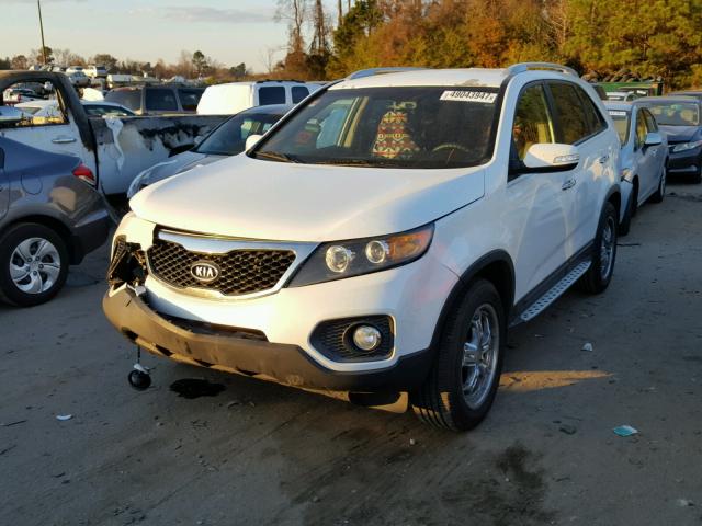 5XYKT4A6XDG351038 - 2013 KIA SORENTO LX WHITE photo 2