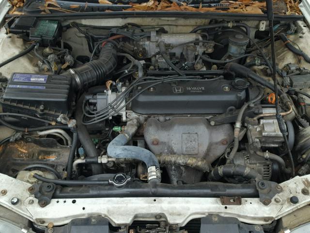 1HGCB765XMA032667 - 1991 HONDA ACCORD LX WHITE photo 7