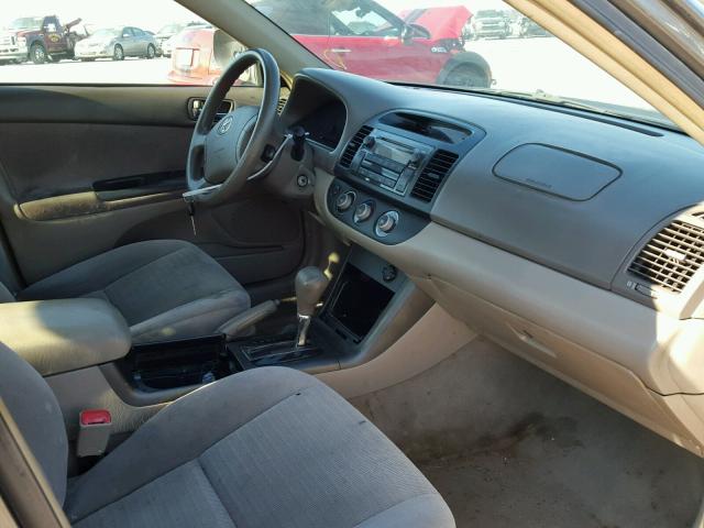 4T1BE32K15U981090 - 2005 TOYOTA CAMRY LE ნაცრისფერი ფოტო 5