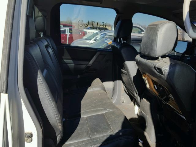 1N6BA07D68N356513 - 2008 NISSAN TITAN XE WHITE photo 6