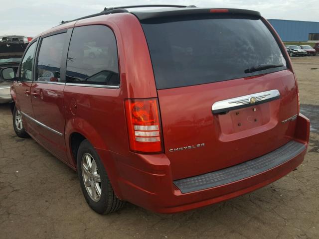 2A8HR54139R565282 - 2009 CHRYSLER TOWN & COU RED photo 3