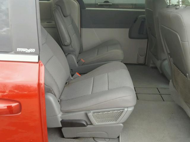 2A8HR54139R565282 - 2009 CHRYSLER TOWN & COU RED photo 6