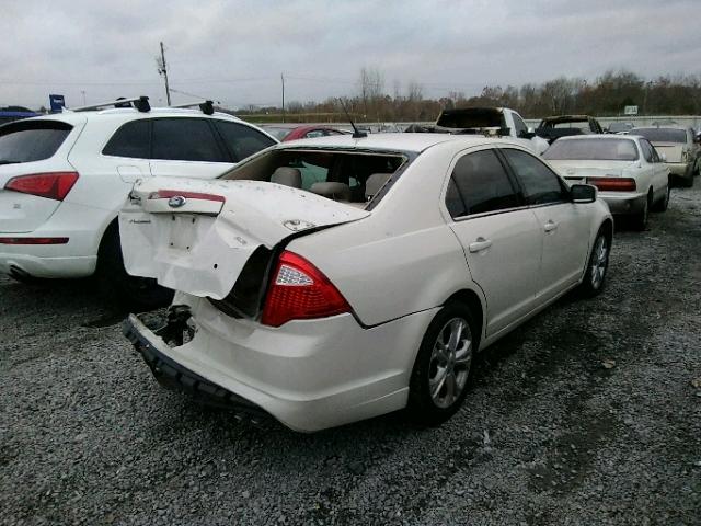 3FAHP0HA2CR359596 - 2012 FORD FUSION SE WHITE photo 4