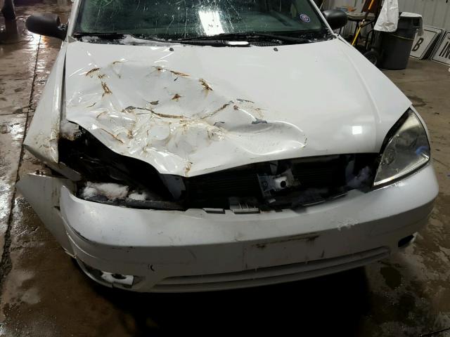 1FAFP34N07W239980 - 2007 FORD FOCUS ZX4 WHITE photo 9