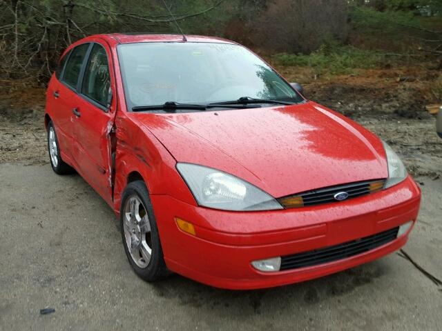 3FAFP37Z24R105730 - 2004 FORD FOCUS ZX5 RED photo 1