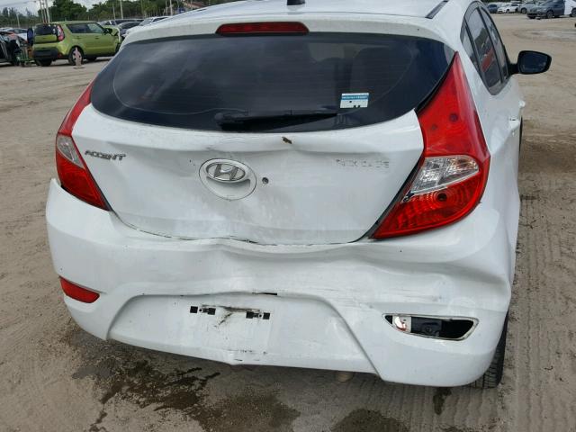 KMHCT5AE1CU003753 - 2012 HYUNDAI ACCENT GLS WHITE photo 9