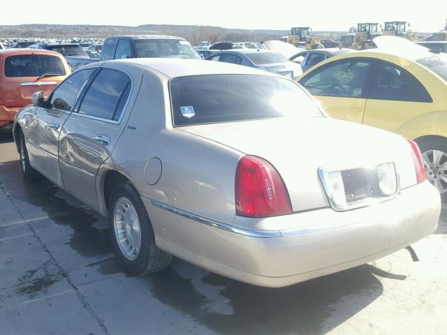 1LNFM81W5WY646687 - 1998 LINCOLN TOWN CAR E TAN photo 3