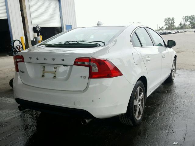 YV1612FS0D2180628 - 2013 VOLVO S60 T5 WHITE photo 4