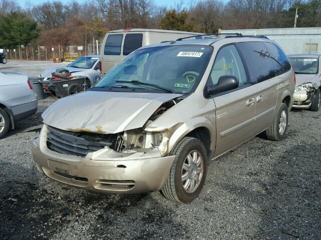 2A4GP54L66R696237 - 2006 CHRYSLER TOWN & COU TAN photo 2