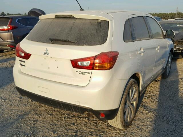 4A4AP3AU3FE026793 - 2015 MITSUBISHI OUTLANDER WHITE photo 4