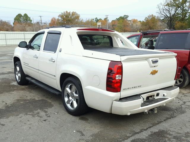 3GNMCGE0XDG133707 - 2013 CHEVROLET AVALANCHE WHITE photo 3