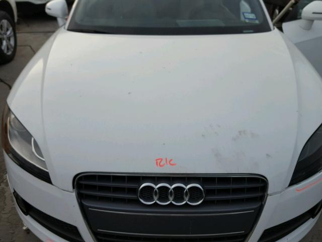 TRUMF38J281038582 - 2008 AUDI TT 2.0T WHITE photo 7