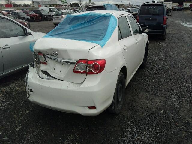 2T1BU4EE0CC844803 - 2012 TOYOTA COROLLA BA WHITE photo 4