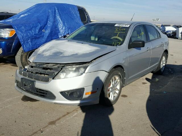 3FAHP0GA7AR166164 - 2010 FORD FUSION S SILVER photo 2