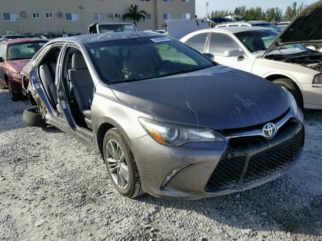 4T1BF1FK9HU320293 - 2017 TOYOTA CAMRY LE ნაცრისფერი ფოტო 1