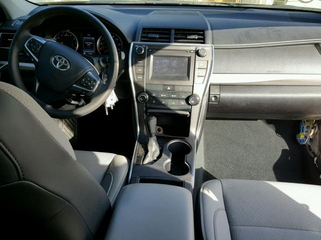 4T1BF1FK9HU320293 - 2017 TOYOTA CAMRY LE ნაცრისფერი ფოტო 9