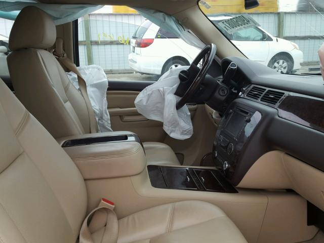 1GKS2EEF8DR350785 - 2013 GMC YUKON DENA WHITE photo 9