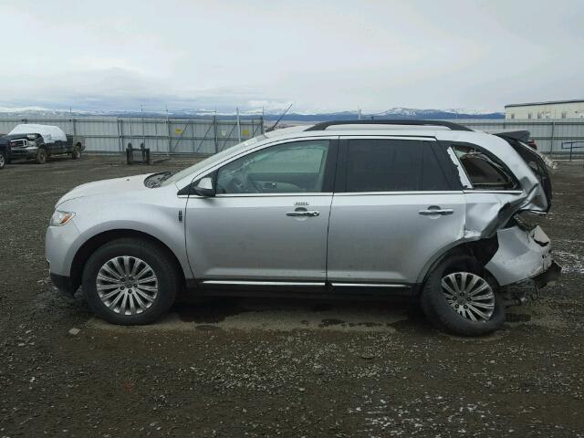 2LMDJ8JK4DBL21721 - 2013 LINCOLN MKX SILVER photo 9