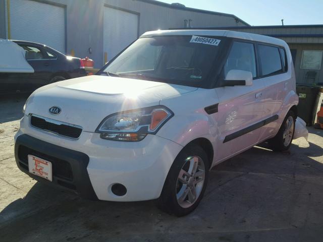 KNDJT2A21A7148870 - 2010 KIA SOUL + WHITE photo 2