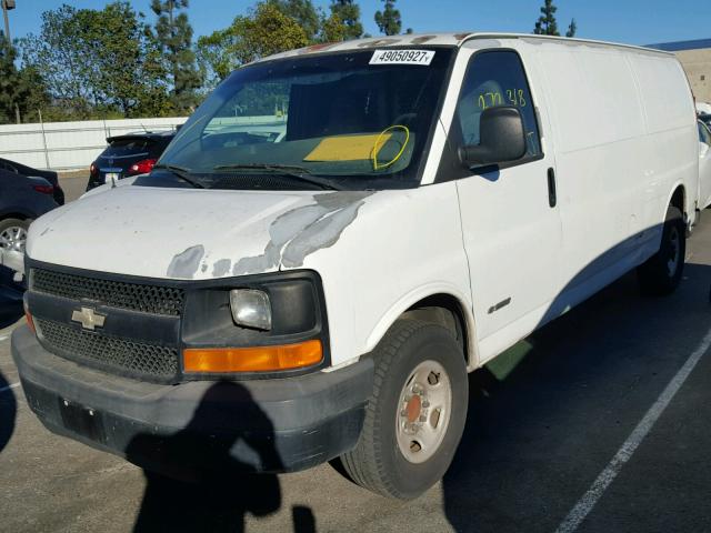 1GCHG39U031195005 - 2003 CHEVROLET EXPRESS G3 WHITE photo 2