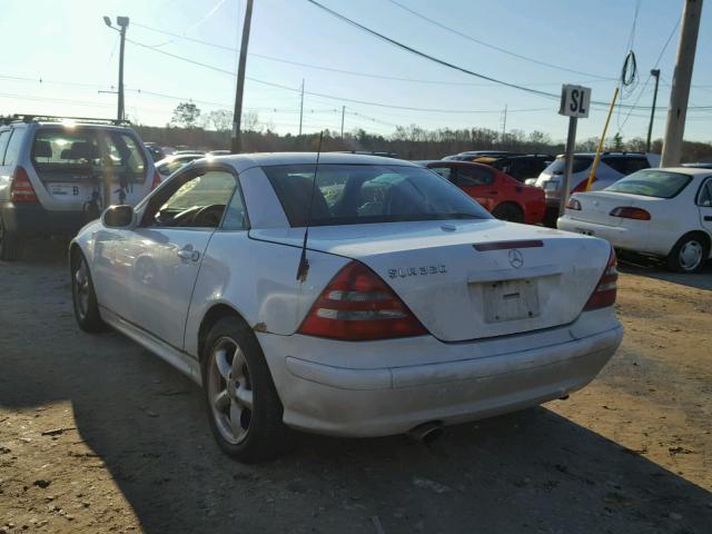 WDBKK65F41F198100 - 2001 MERCEDES-BENZ SLK 320 WHITE photo 3