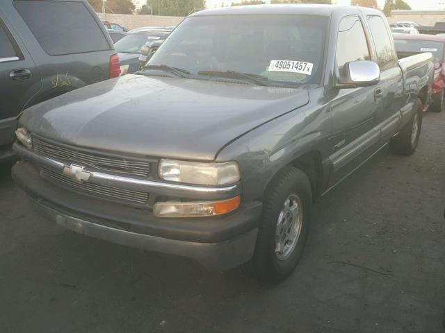 2GCEC19T121179964 - 2002 CHEVROLET SILVERADO GRAY photo 2