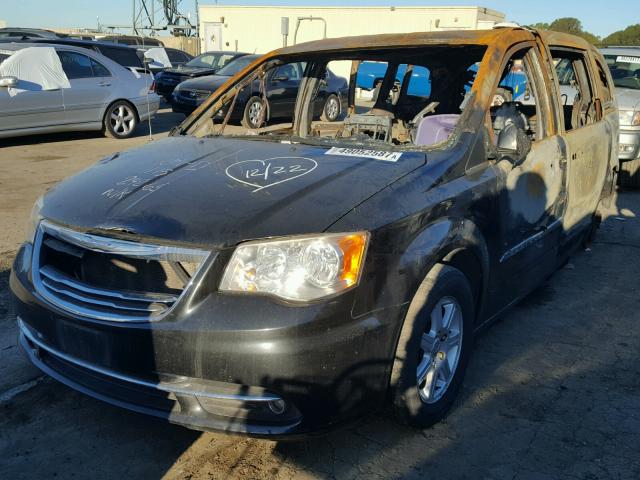 2C4RC1BG5DR518874 - 2013 CHRYSLER TOWN & COU BLACK photo 2