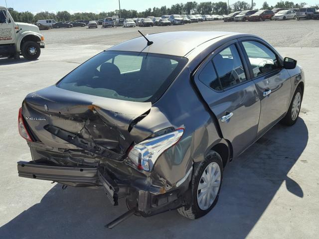 3N1CN7AP0GL820615 - 2016 NISSAN VERSA S GRAY photo 4