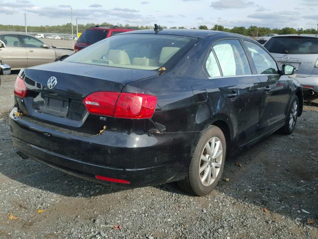 3VWD17AJ5EM400037 - 2014 VOLKSWAGEN JETTA SE BLACK photo 4