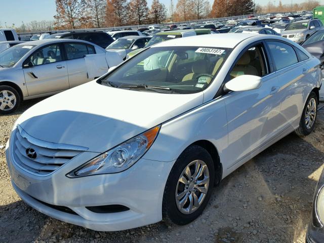 5NPEB4AC6CH339272 - 2012 HYUNDAI SONATA GLS WHITE photo 2