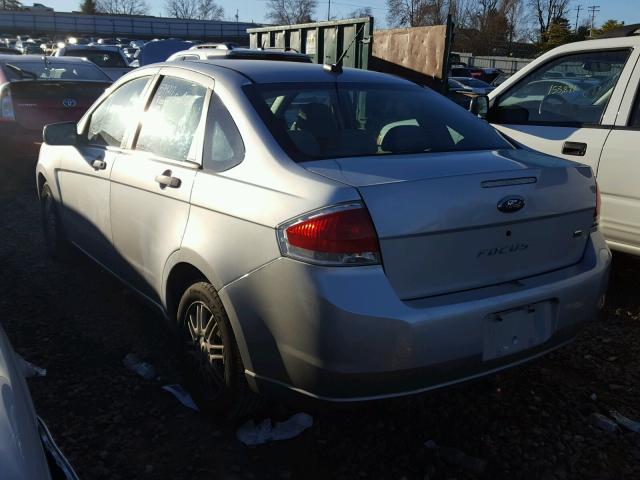 1FAHP35N69W104965 - 2009 FORD FOCUS SE SILVER photo 3