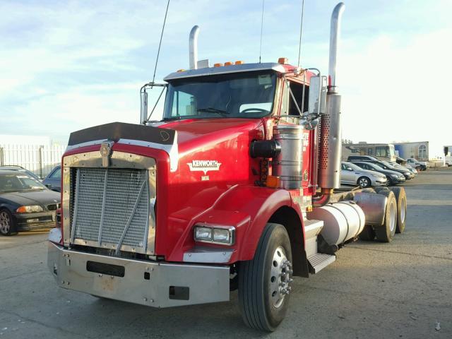 1XKDDB9X0VJ736122 - 1997 KENWORTH CONSTRUCTI RED photo 2