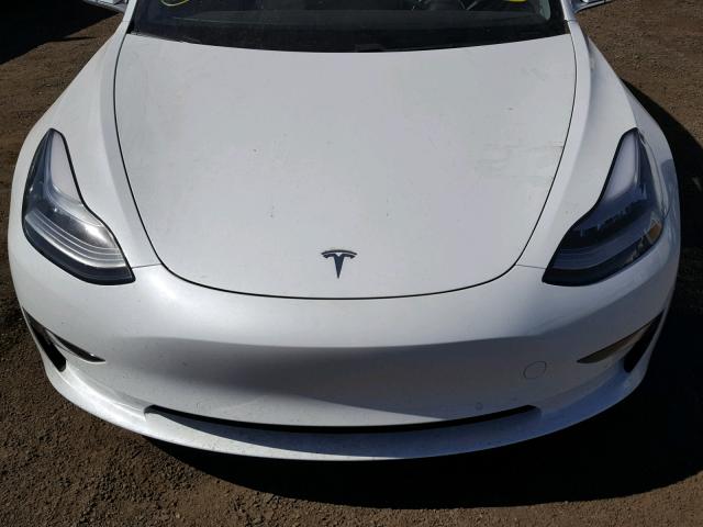 5YJ3E1EA2JF044896 - 2018 TESLA MODEL 3 WHITE photo 7