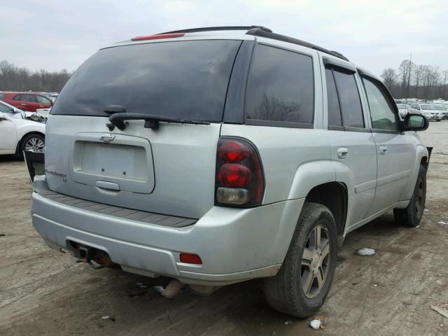 1GNDT13S072238058 - 2007 CHEVROLET TRAILBLAZE SILVER photo 4