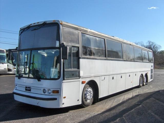 YE2TC76B5X2042111 - 1999 VAN HOOL T900 WHITE photo 2