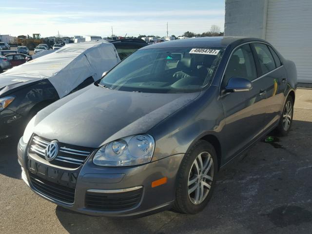 3VWDG71K16M656653 - 2006 VOLKSWAGEN JETTA 2.5 GRAY photo 2