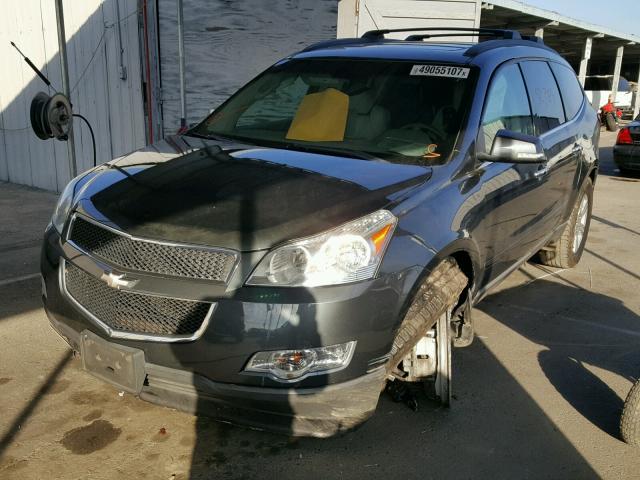 1GNLVGED3AJ217998 - 2010 CHEVROLET TRAVERSE L CHARCOAL photo 2