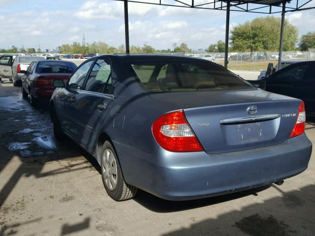 4T1BE32K02U576026 - 2002 TOYOTA CAMRY LE BLUE photo 3