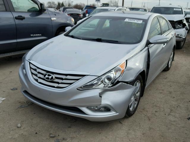 5NPEC4AB5BH293808 - 2011 HYUNDAI SONATA SE SILVER photo 2