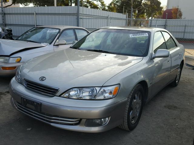 JT8BF28G910318171 - 2001 LEXUS ES 300 SILVER photo 2