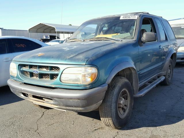 1FMYU22X3WUA43533 - 1998 FORD EXPLORER GREEN photo 2