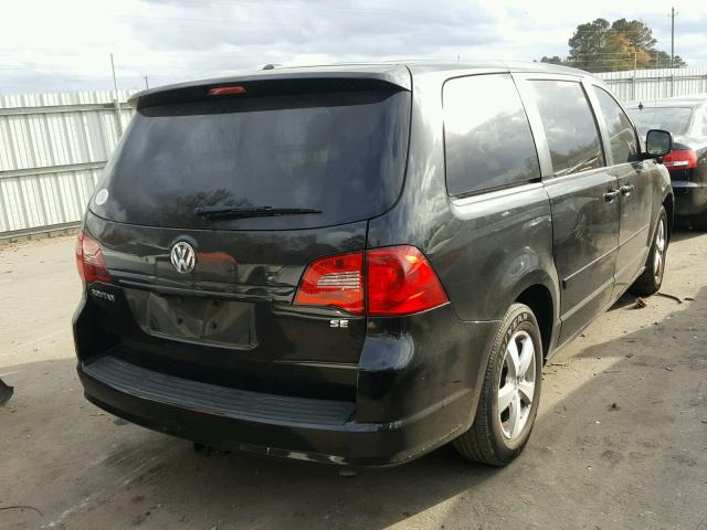 2V4RW3D13AR407785 - 2010 VOLKSWAGEN ROUTAN SE BLUE photo 4