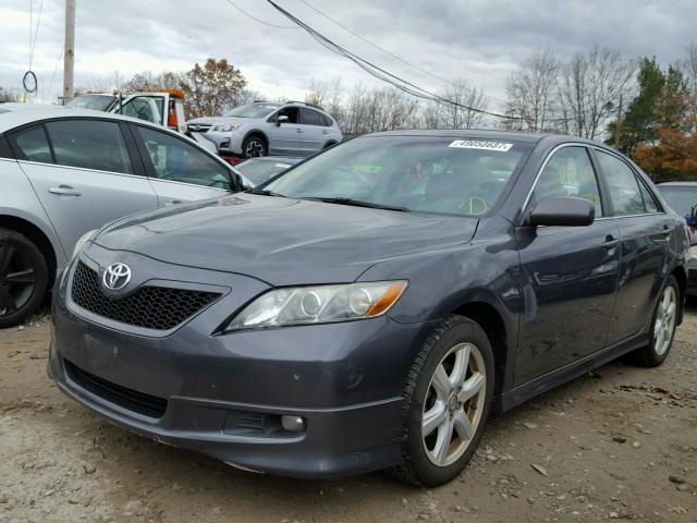 4T1BE46K39U363498 - 2009 TOYOTA CAMRY BASE GRAY photo 2