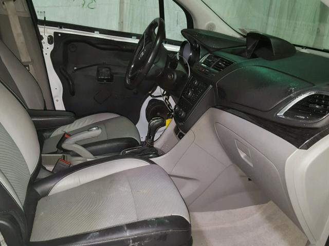 KL4CJBSB8DB084075 - 2013 BUICK ENCORE CON WHITE photo 5