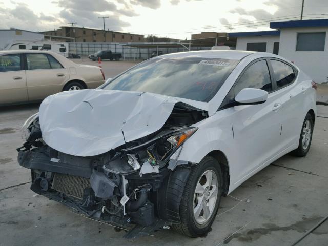 5NPDH4AE3FH568993 - 2015 HYUNDAI ELANTRA SE WHITE photo 2